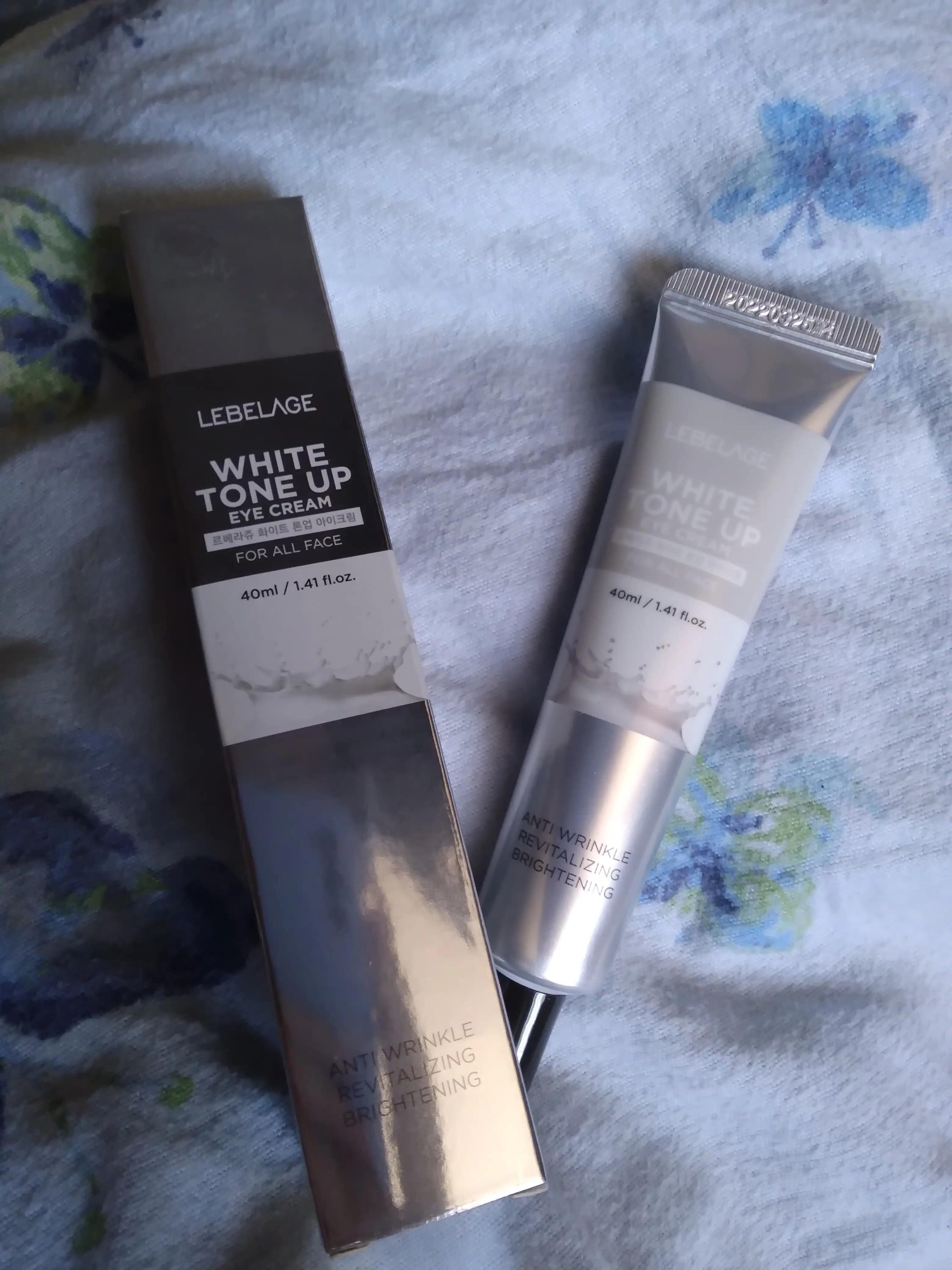 Lebelage WHITE TONE UP eye cream